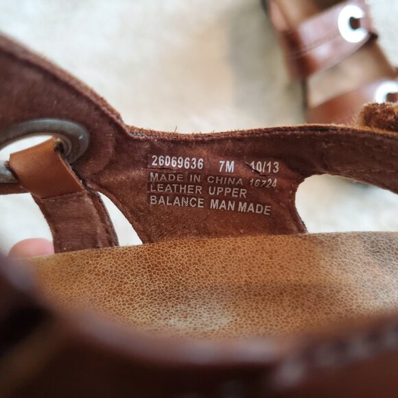 Clarks Brown Strappy Tan  Leather Velcro Sandals Womens Size 7 Open Toe Brown - Picture 9 of 10